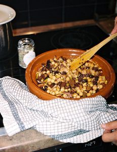 Chickpeas with nuts and herbs
